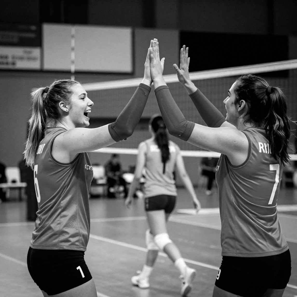 Chín tầng phân tích bóng chuyền nữ và tín hiệu nằm ở ô trống đầu tiên