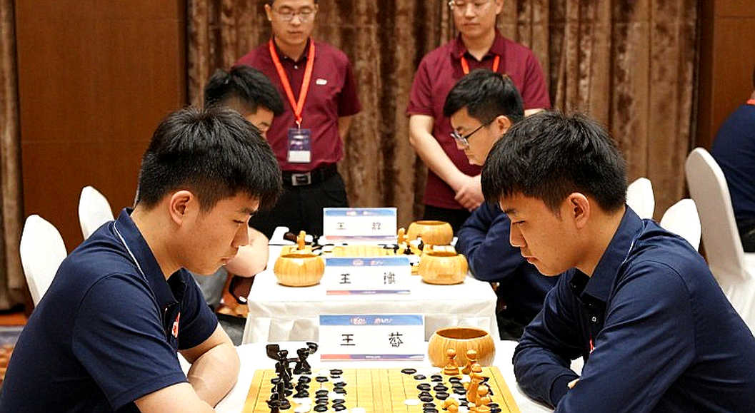 FIDE bỏ phiếu ngày 26 tháng 9: Lời hứa gọi Carlsen về và cuộc chiến thật sự ở Samarkand