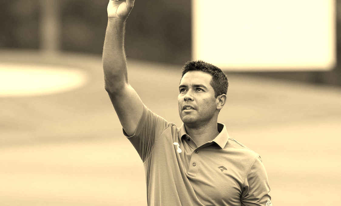 Bàn tay trái của Patrick Reed và khoảng trống ở Wentworth